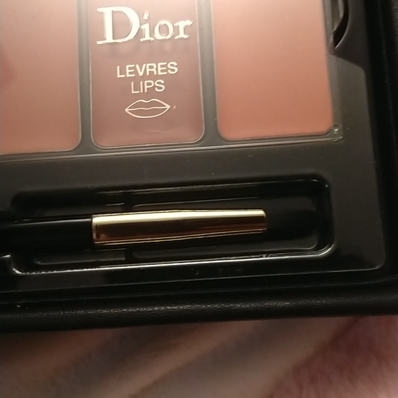 Dior LE Palette with Dior Charm attachment - Picture 12 of 14